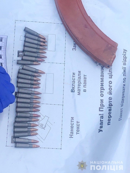Подросток из автомата расстрелял мужчину на Киевщине. Фото
Подросток из автомата расстрелял мужчину на Киевщине. Фото