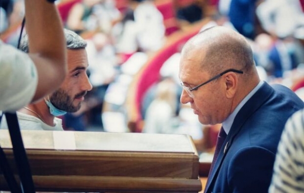 "Слуга народа" Шевченко набросился с матами на фотокорреспондента в Раде "Слуга народа" Шевченко набросился с матами на фотокорреспондента в Раде