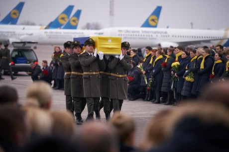 Год назад над Тегераном сбили украинский самолет МАУ, сегодня годовщина со дня катастрофы Год назад над Тегераном сбили украинский самолет МАУ, сегодня годовщина со дня катастрофы