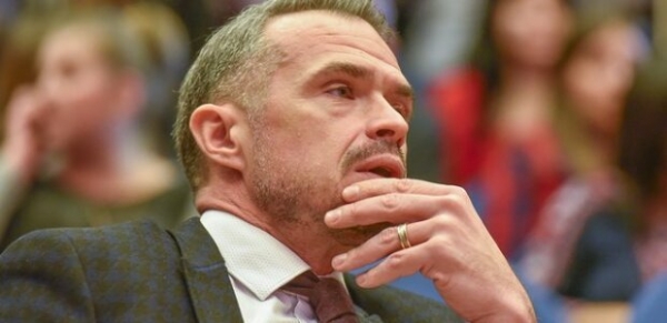 В Польше взяли под стражу бывшего главу Укравтодора Славомира Новака и его сообщников В Польше взяли под стражу бывшего главу Укравтодора Славомира Новака и его сообщников