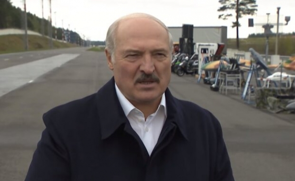 Лукашенко пригласил Зеленского и Путина вместе отметить День победы Лукашенко пригласил Зеленского и Путина вместе отметить День победы