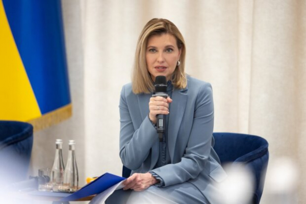 Елена Зеленская рассказала, каково жить с Президентом Украины и моет ли он посуду: "Жизнь сама дает тебе приказы" Елена Зеленская рассказала, каково жить с Президентом Украины и моет ли он посуду: "Жизнь сама дает тебе приказы"