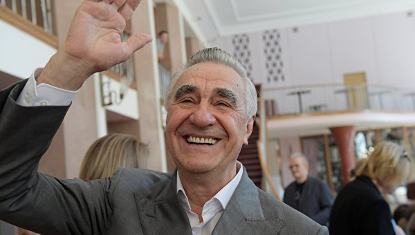 Фиаско в техникуме, трагический развод и самокат до работы: звезде «Сватов» Анатолию Васильеву — 75 лет Фиаско в техникуме, трагический развод и самокат до работы: звезде «Сватов» Анатолию Васильеву — 75 лет
