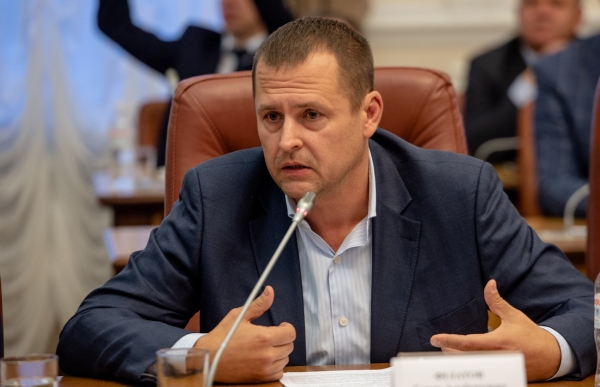 
                    Филатов: Все, к чему Коломойский прикоснулся в родном городе, давшем ему возможность стать миллиардером, превратилось в тлен                