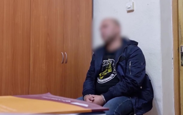 ФСБ заявила о задержании "поклонника украинских националистов" ФСБ заявила о задержании "поклонника украинских националистов"