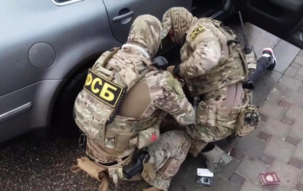 ФСБ заявила о задержании "сообщника украинской разведки" ФСБ заявила о задержании "сообщника украинской разведки"