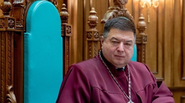 Глава КС Тупицкий попросил Зеленского пустить его на работу Глава КС Тупицкий попросил Зеленского пустить его на работу