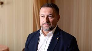 Глава Луганской ОГА выступил за остановку экономической блокады ОРДЛО
Глава Луганской ОГА выступил за остановку экономической блокады ОРДЛО
