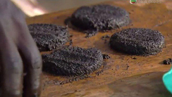 Гнилая кукуруза, котлеты из мошек и мороженое из человеческого молока: семь мерзких блюд мира Гнилая кукуруза, котлеты из мошек и мороженое из человеческого молока: семь мерзких блюд мира