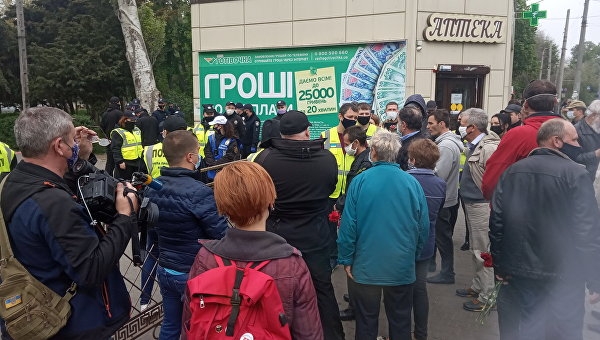 Годовщина майской бойни. Несмотря на провокаторов и эпидемию одесситы вышли на Куликово поле. ФОТО Годовщина майской бойни. Несмотря на провокаторов и эпидемию одесситы вышли на Куликово поле. ФОТО