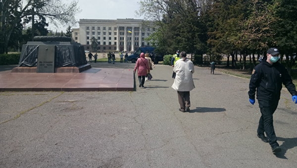 Годовщина майской бойни. Несмотря на провокаторов и эпидемию одесситы вышли на Куликово поле. ФОТО Годовщина майской бойни. Несмотря на провокаторов и эпидемию одесситы вышли на Куликово поле. ФОТО