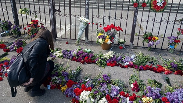 Годовщина майской бойни. Несмотря на провокаторов и эпидемию одесситы вышли на Куликово поле. ФОТО Годовщина майской бойни. Несмотря на провокаторов и эпидемию одесситы вышли на Куликово поле. ФОТО