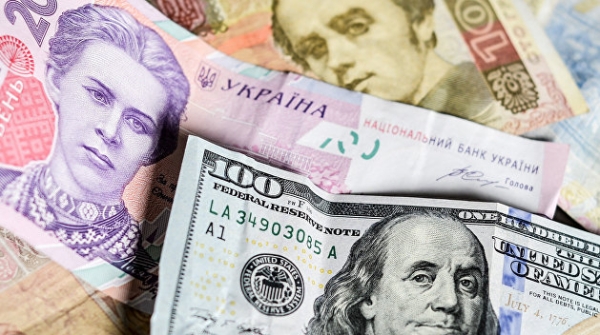 Гривна дешевеет. Чего ждать украинцам