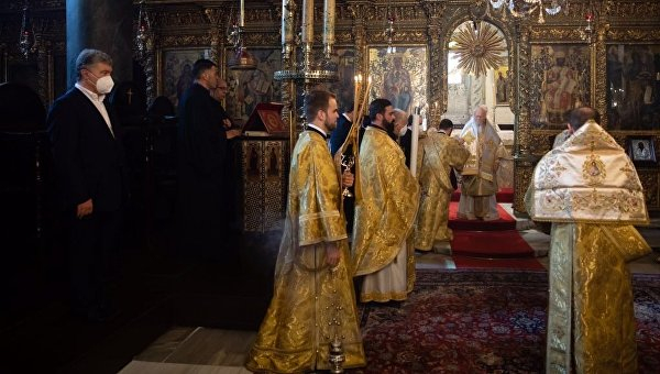 Интрига для Зеленского? Зачем Порошенко «вернулся» в тему церкви Интрига для Зеленского? Зачем Порошенко «вернулся» в тему церкви