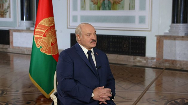 Ищенко: Лукашенко страдает между интересами России и Запада Ищенко: Лукашенко страдает между интересами России и Запада