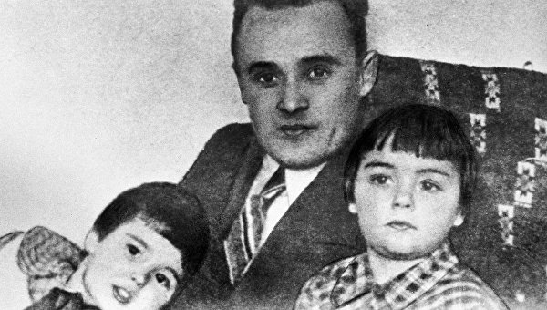 "Я люблю фантастику в чертежах". Сергей Королев - судьба и звезды "Я люблю фантастику в чертежах". Сергей Королев - судьба и звезды