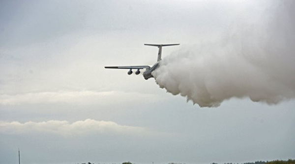 Коронавирус распыляют таинственные самолеты — украинский депутат Коронавирус распыляют таинственные самолеты — украинский депутат