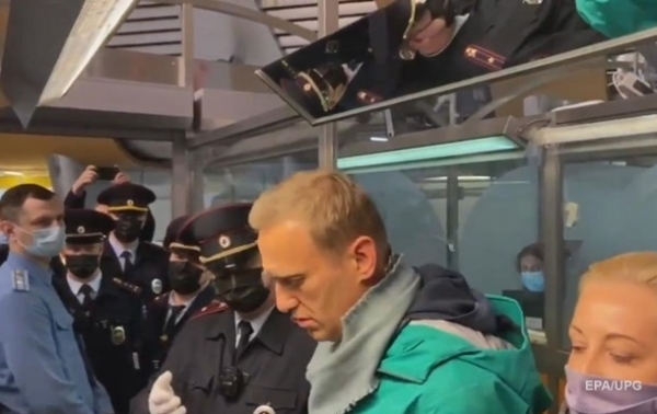 Кремль раздувает популярность. Пресса о НавальномСюжет Кремль раздувает популярность. Пресса о НавальномСюжет