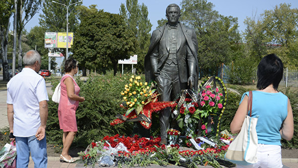 Кто за что забронзовел: 5 самых известных прижизненных памятников Украины Кто за что забронзовел: 5 самых известных прижизненных памятников Украины