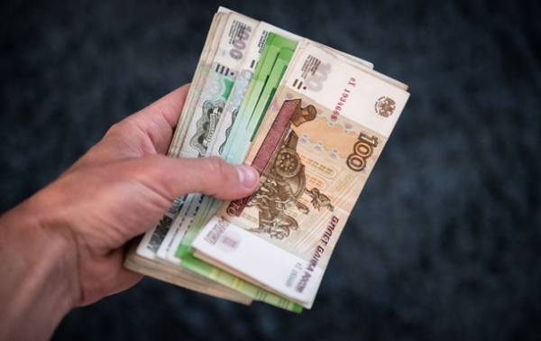 Курс доллара в РФ официально превысил 100 рублей Курс доллара в РФ официально превысил 100 рублей