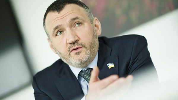 Кузьмин: Если Кравчук так ведет переговоры в ТКГ, как поступил с возвращением из ОРДЛО четырех украинок, то мира никогда не будет
Кузьмин: Если Кравчук так ведет переговоры в ТКГ, как поступил с возвращением из ОРДЛО четырех украинок, то мира никогда не будет
