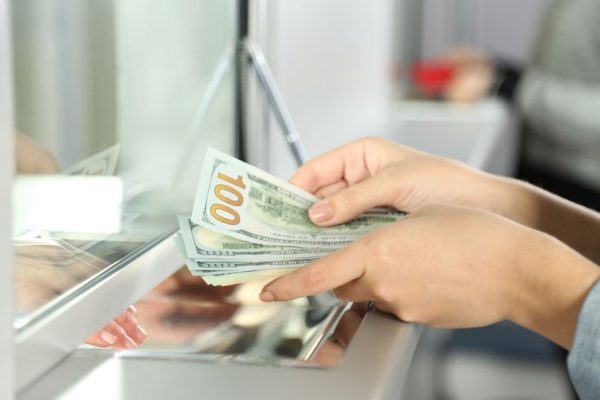 Лимиты и идентификация личности: Как в Украине изменятся правила для перевода денег
Лимиты и идентификация личности: Как в Украине изменятся правила для перевода денег