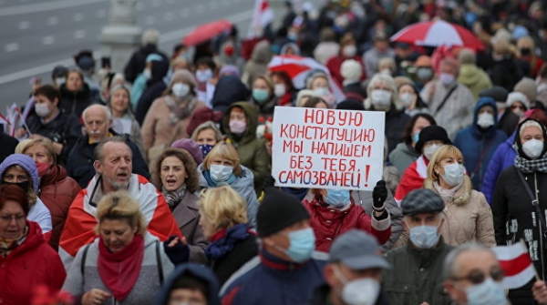 «Люба, ты чего?» Писатель-фантаст о своих коллегах, протестующих в Белоруссии «Люба, ты чего?» Писатель-фантаст о своих коллегах, протестующих в Белоруссии