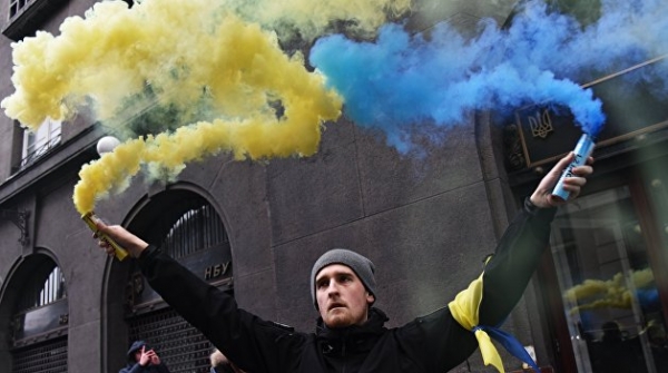 Ложь — оружие неонацистов. Как стряпают новую украинскую историю Ложь — оружие неонацистов. Как стряпают новую украинскую историю