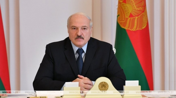 Лукашенко заявил о вмешательстве РФ в выборы и собирается поговорить с Путиным
Лукашенко заявил о вмешательстве РФ в выборы и собирается поговорить с Путиным