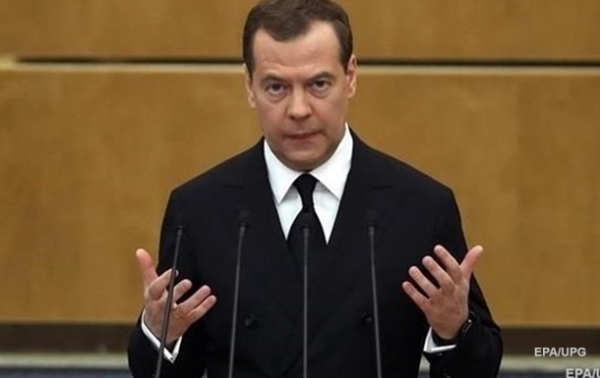 Медведев назвал "варианты" окончания войны Медведев назвал "варианты" окончания войны