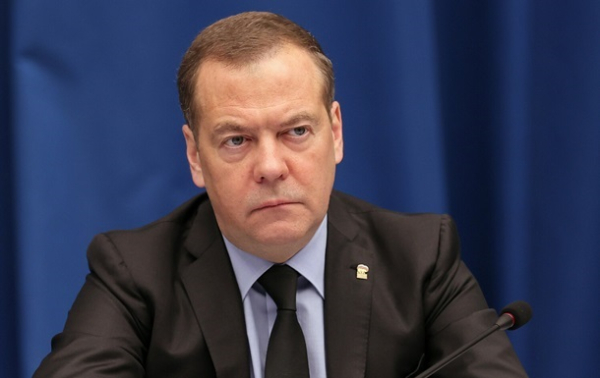 Медведев пообещал Германии российские танки в Берлине Медведев пообещал Германии российские танки в Берлине