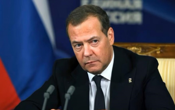 Медведев пригрозил НАТО из-за запланированных военных учений Медведев пригрозил НАТО из-за запланированных военных учений