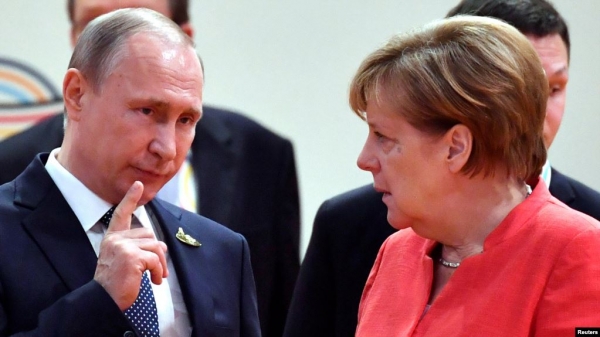 Меркель провела переговоры с Путиным: Речь шла о реализации минских договоренностей
Меркель провела переговоры с Путиным: Речь шла о реализации минских договоренностей
