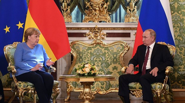 Меркель с поручением по Украине от Путина собирается к Зеленскому Меркель с поручением по Украине от Путина собирается к Зеленскому