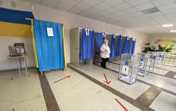 Местные выборы - 2020: Явка по состоянию на 20:00 составила 23,9%, – "ОПОРА"
Местные выборы - 2020: Явка по состоянию на 20:00 составила 23,9%, – "ОПОРА"