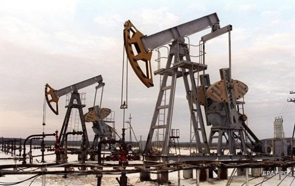 Мировые цены на нефть начали снижаться Мировые цены на нефть начали снижаться