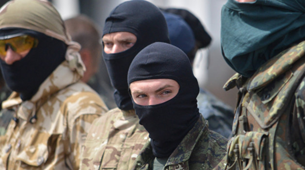На коленях просить прощения. Как цыгане били «защитников Украины» На коленях просить прощения. Как цыгане били «защитников Украины»