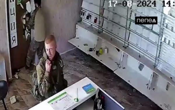 На Курщине военные РФ начали грабить магазины На Курщине военные РФ начали грабить магазины