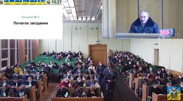 На сессии Славянского горсовета депутаты призвали премьер-министра Шмыгаля уйти в отставку
На сессии Славянского горсовета депутаты призвали премьер-министра Шмыгаля уйти в отставку
