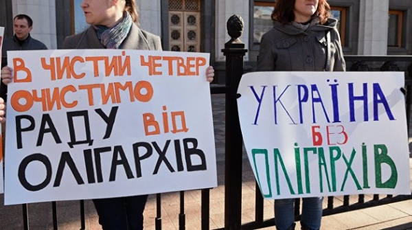 На Украине идет чистка олигархов: кто успел сбежать первым На Украине идет чистка олигархов: кто успел сбежать первым