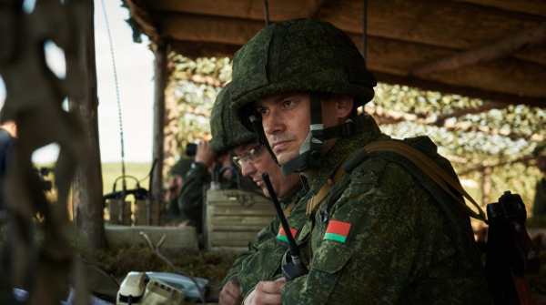 На западе Белоруссии военные вступили в бой с условными диверсантами