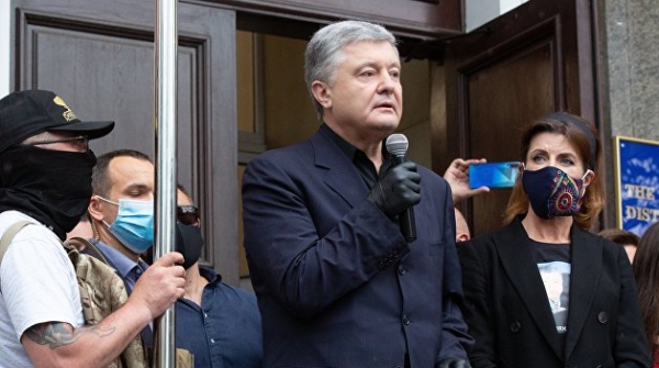 &laquo;Надо упрятать &ndash; упрячьте&raquo;. Порошенко обратился к Зеленскому в суде