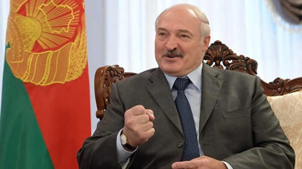 Не должны пойти под плетку: Лукашенко приказал десантникам защищать суверенитет Белоруссии Не должны пойти под плетку: Лукашенко приказал десантникам защищать суверенитет Белоруссии