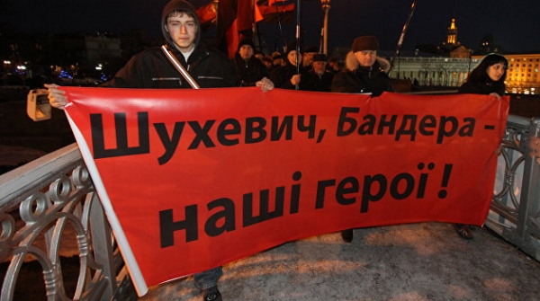 «Не повторять ошибок»: Зеленскому предложили вернуть звание Героя Украины Бандере и Шухевичу «Не повторять ошибок»: Зеленскому предложили вернуть звание Героя Украины Бандере и Шухевичу