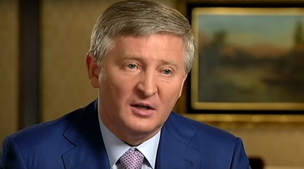 Неонацисты назвали сумму, которую получали от Ахметова за охрану его предприятий