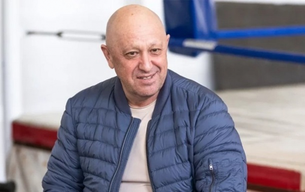 Обмен энергиями: СМИ заявили, что Пригожин "покупал девственность" девушек Обмен энергиями: СМИ заявили, что Пригожин "покупал девственность" девушек
