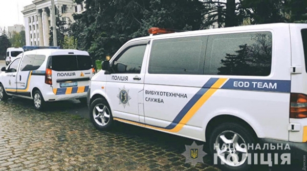 Одессита забрали в полицию из-за коммунистической символики Одессита забрали в полицию из-за коммунистической символики