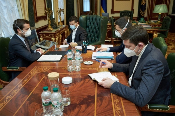 Офис президента прокомментировал отставку главы НБУ Смолия
Офис президента прокомментировал отставку главы НБУ Смолия