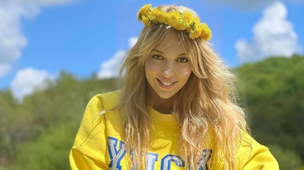 «Оля, кто выиграет?»: горячая фотосессия Поляковой натолкнула поклонников на мысли о футболе «Оля, кто выиграет?»: горячая фотосессия Поляковой натолкнула поклонников на мысли о футболе