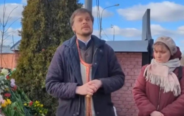 Патриарх Кирилл наказал священника, служившего панихиду по Навальному Патриарх Кирилл наказал священника, служившего панихиду по Навальному